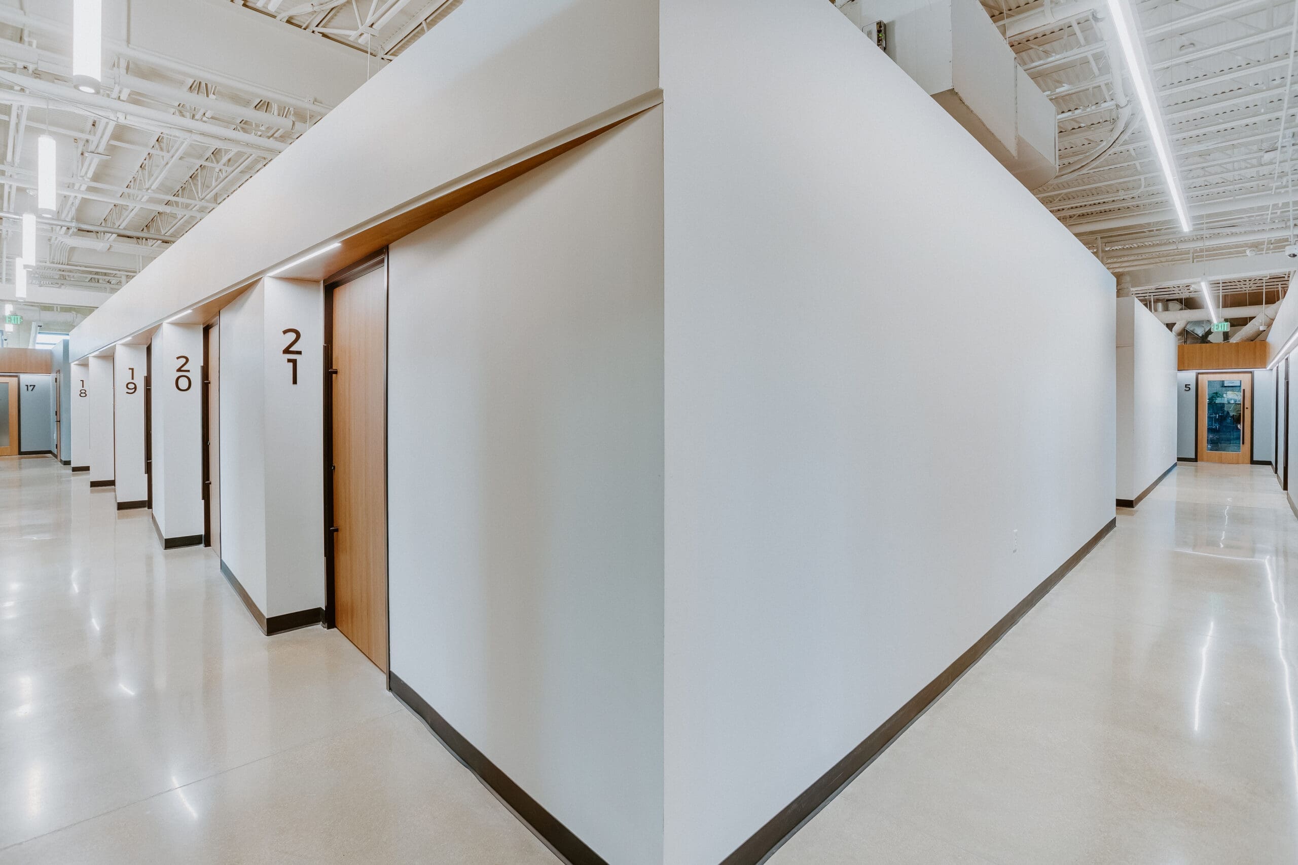 booth rental vs salon suites guide for beauty professionals in Fort Worth dallas, frsico area